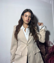 Carica l'immagine nel visualizzatore di Gallery, Blazer beige con camicia 🌾
