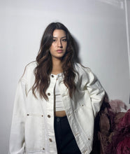 Carica l'immagine nel visualizzatore di Gallery, Giacca bianca 🪽
